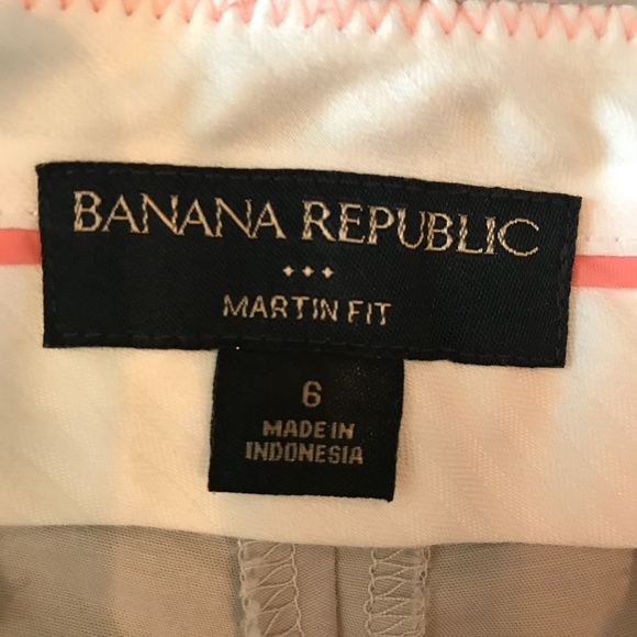Banana Republic Martin Fit shorts - Picture 2 of 8